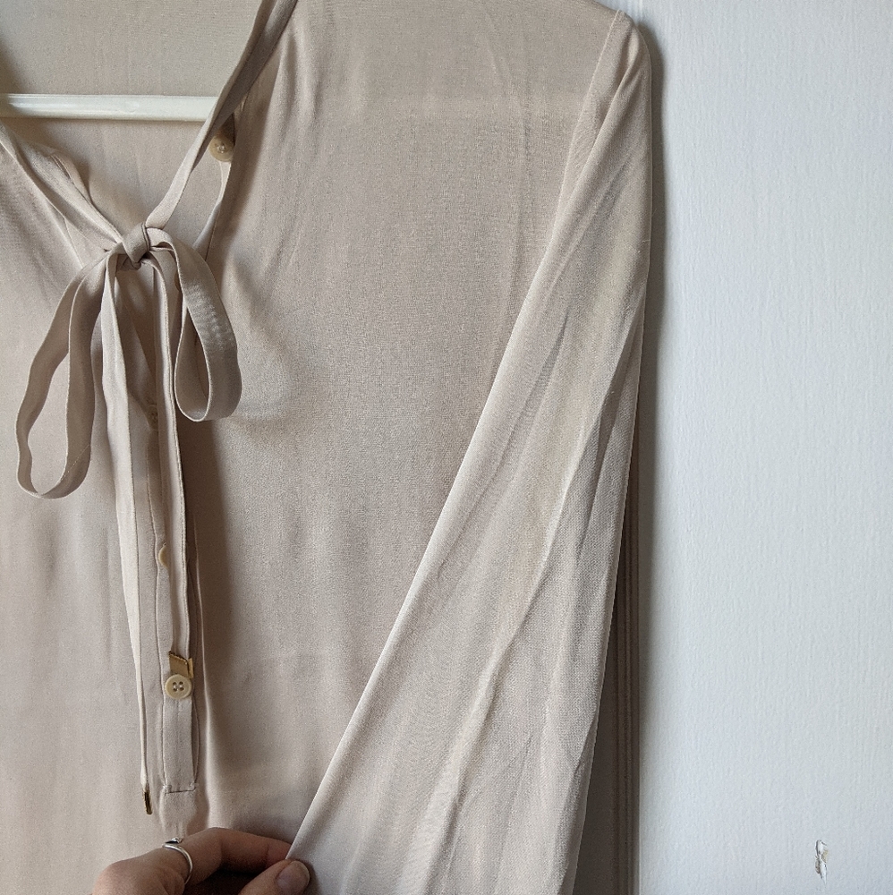 Diane Von Furstenberg silk blouse - Picture 8 of 10